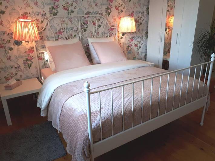 Chambre d’hôte pour 12 personnes, avec Terrasse ainsi que Jardin et Vue