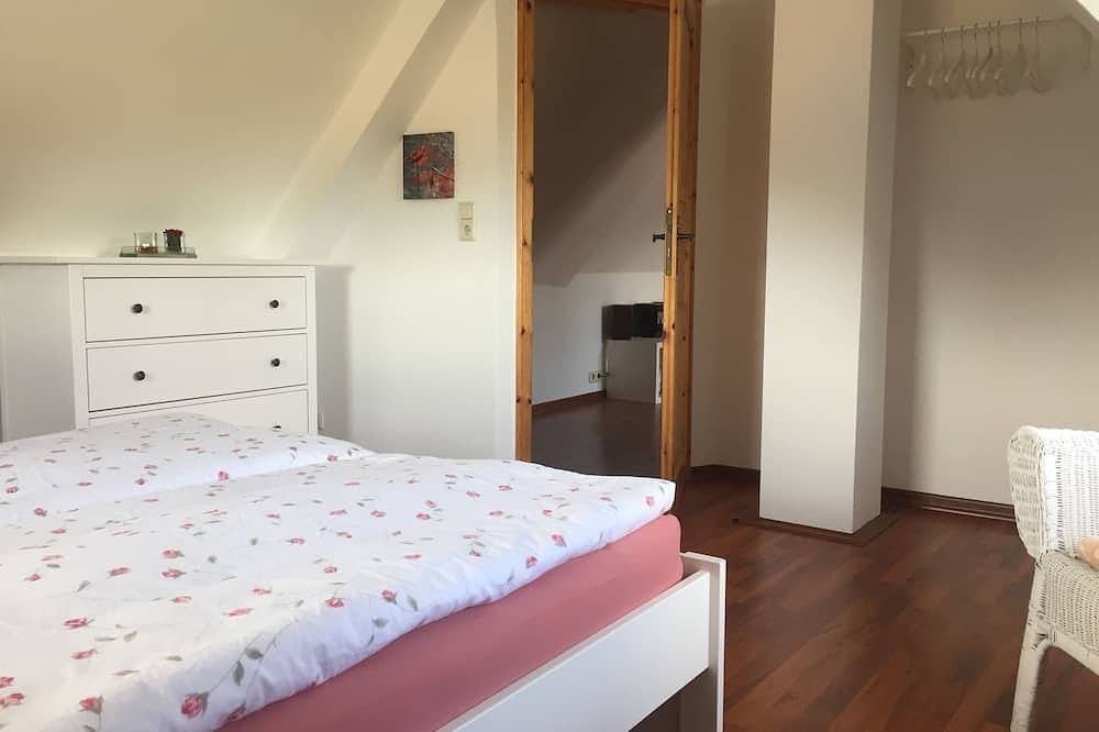 Gemütliche Reetdachkate in Mitten der Natur in Taarstedt, Grünes Binnenland