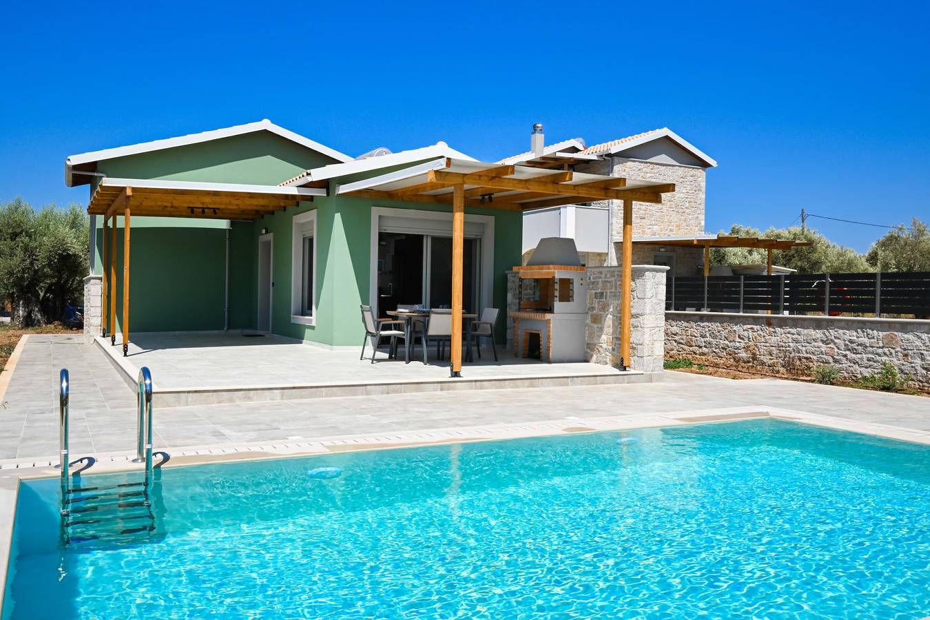 Cosy Halipoma-Tilemahos into Lefkada town & close to Ai Giannis beach in Lefkada Stadt, Griechenland