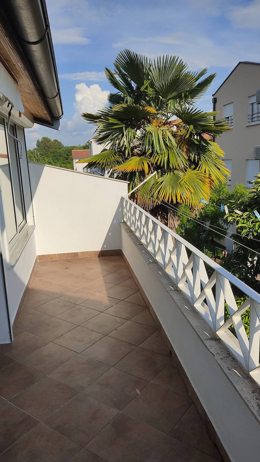Appartamento intero, Appartamento con balcone  in Parenzo, Parenzo (Grad)