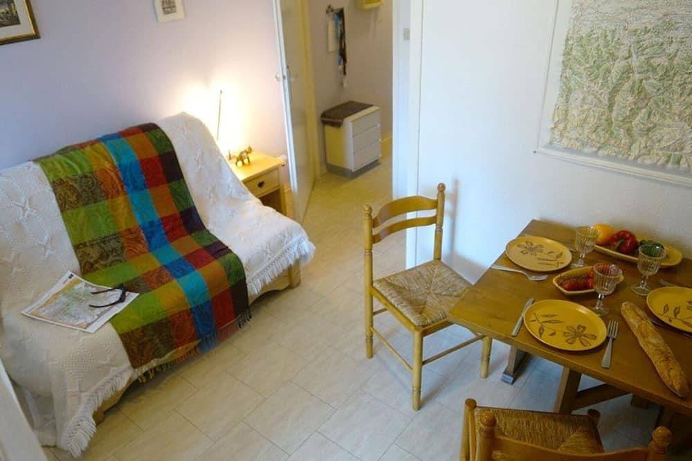 Appartement entier, Studio Calme avec Balcon Plein Sud, Parking Privé, Proche Thermes et Centre-ville in Luchon-Superbagnères, Bagnères-de-Luchon