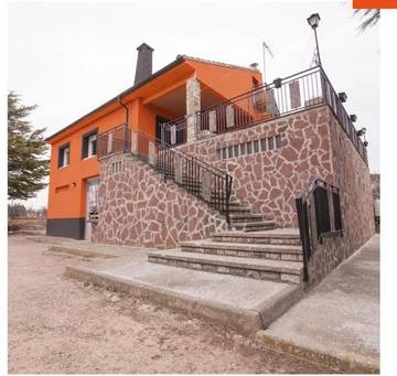 Location de vacances pour 8 personnes, avec terrasse ainsi que vue et jardin, animaux acceptés à Teruel