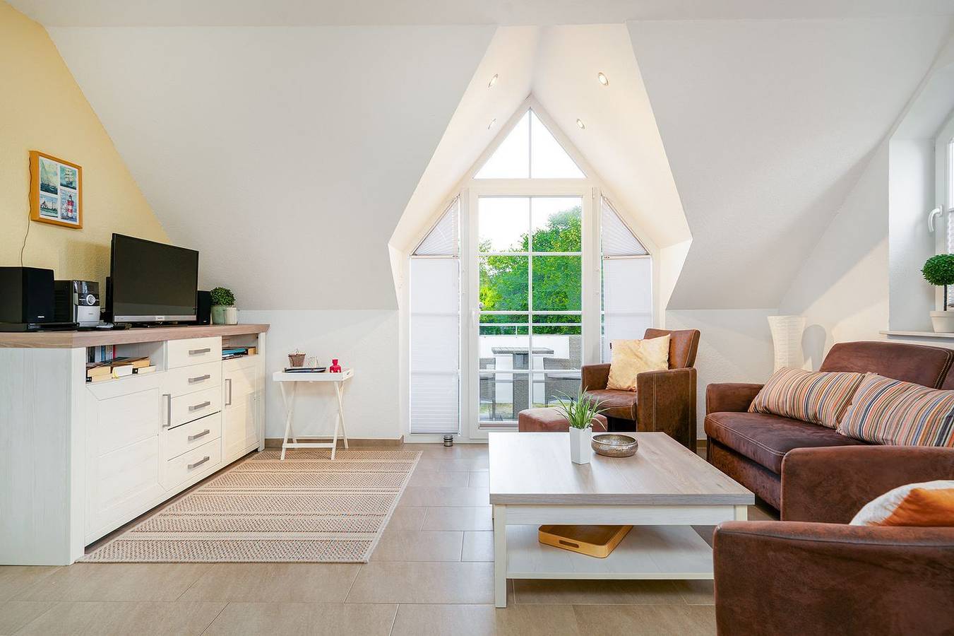 Ganze Wohnung, Wunderschöne, komfortable Wohnung in bester Lage von Greetsiel in Greetsiel, Krummhörn