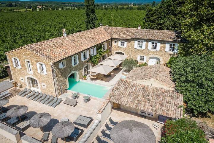 Gîte pour 58 personnes, avec sauna ainsi que jardin et jacuzzi, animaux acceptés