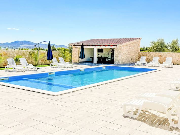 Ferienwohnung für 4 Personen, mit Garten und Terrasse in Sveti Petar na Moru