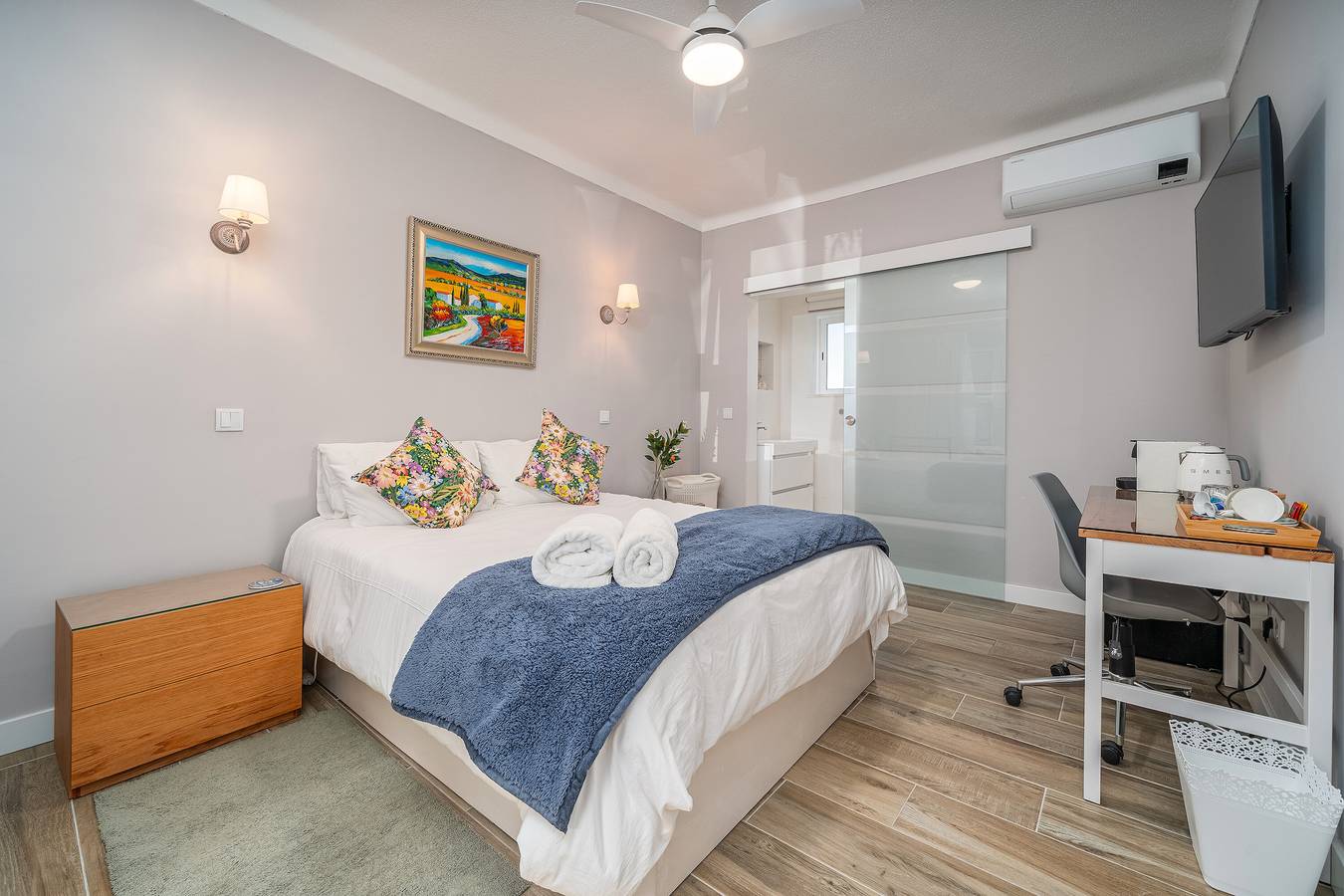 Room 'Orange Blossom Grove -  3' with Shared Terrace, Wi-Fi and Air Conditioning in São Bartolomeu de Messines, Faro District