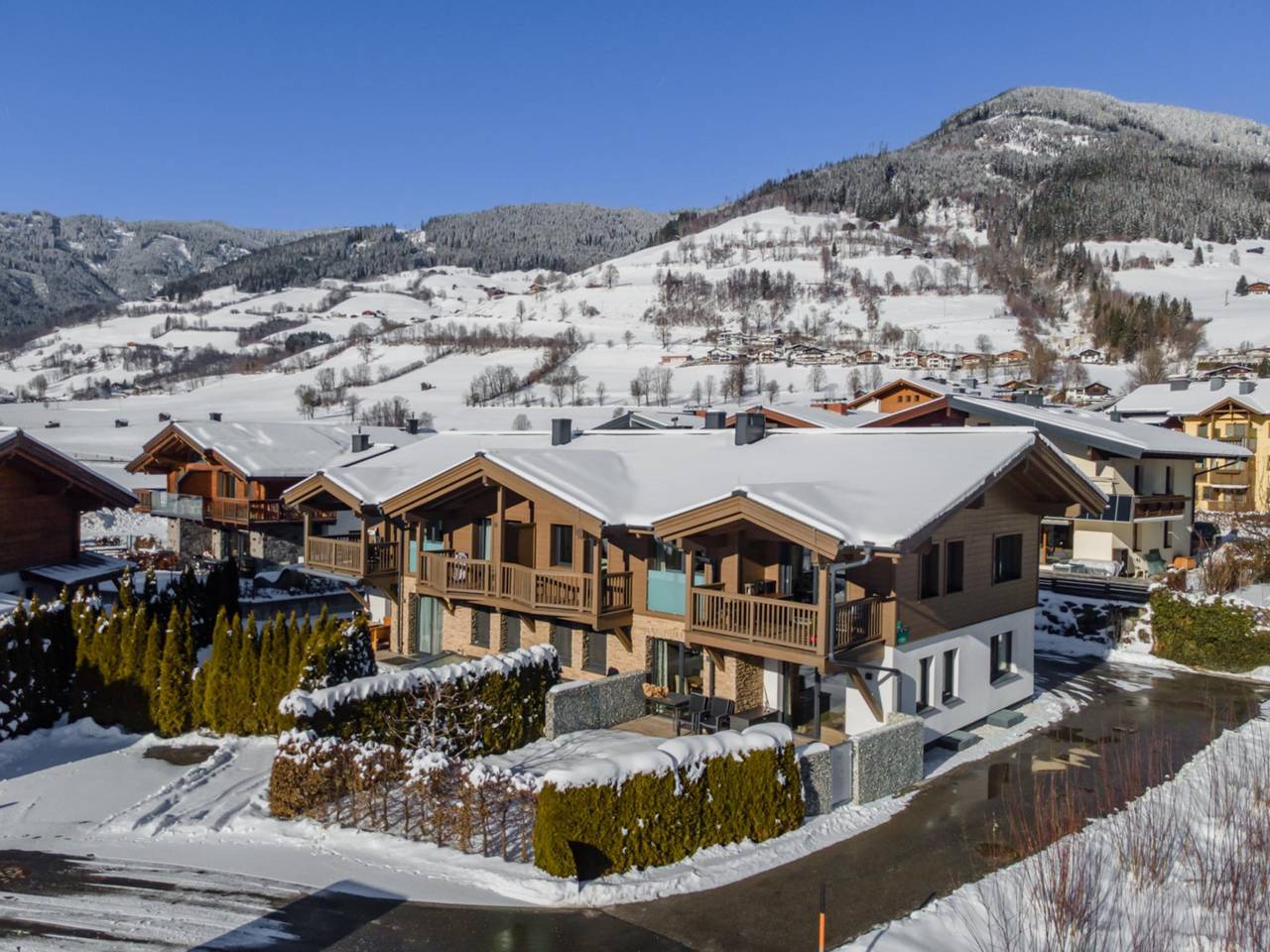 Hel lejlighed, Spacious holiday home with balcony and sauna in Piesendorf, Pinzgau