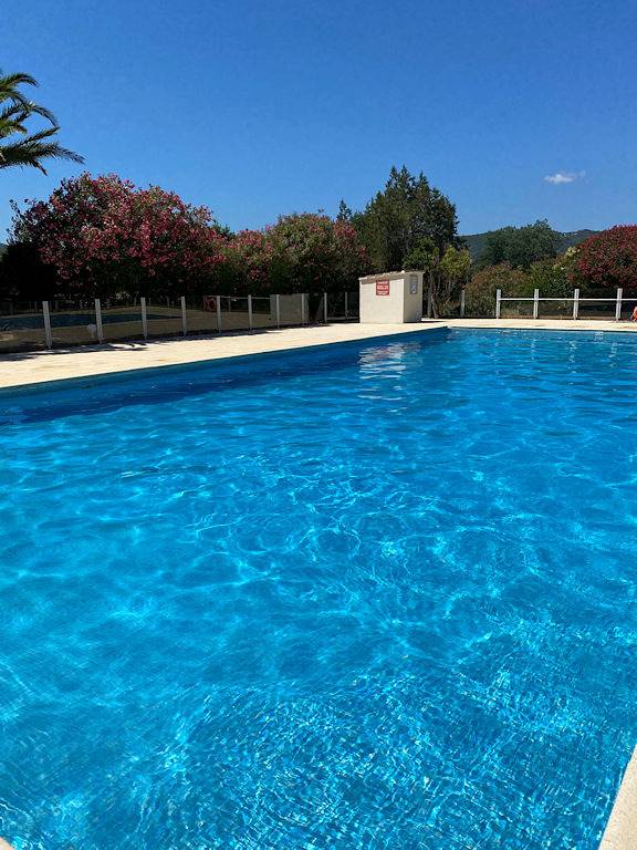 Appartement entier, Santa Giulia Palace, F2, très belle vue mer 600 m de la plage in Santa Giulia, Porto-Vecchio