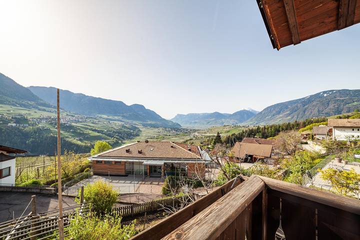 Appartamento intero, Appartamento "Gasserhof Edelrot" con vista sulle montagne, piscina in comune e Wi-Fi in Caines, Val Passiria