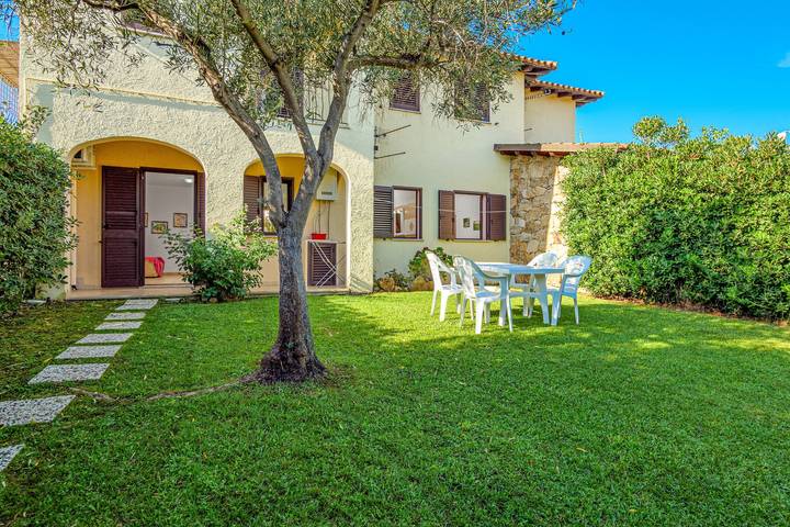 Villa "Rattali 2" con terrazza privata in San Teodoro, Olbia-Tempio