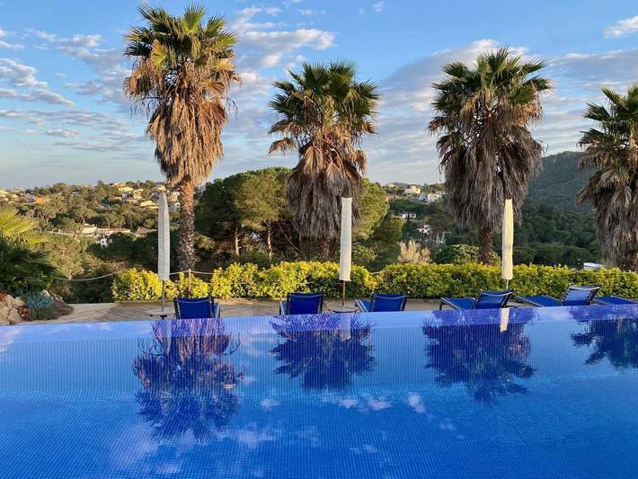 Chalet para 29 personas, con piscina además de jardín y jacuzzi, Familias con niños en Provincia de Gerona - 3