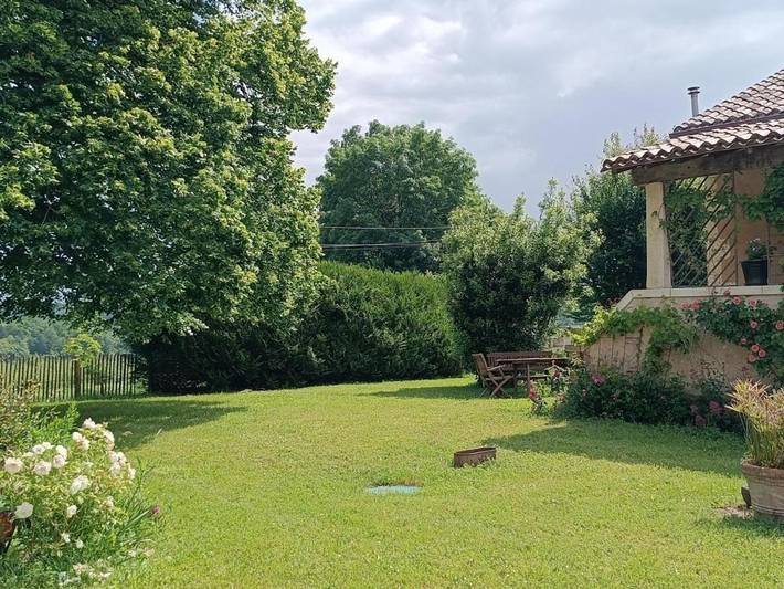 Location de vacances pour 2 personnes, avec terrasse et jardin à Allemans - 4