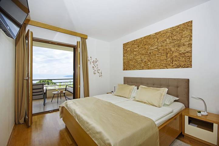Villa De Luxe En Croatie avec piscine privée (chauffage), toute la famille in Veliko Brdo, Makarska