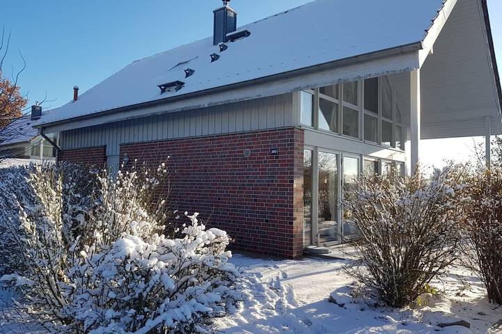 Ferienhaus für 8 Personen, mit Garten und Whirlpool sowie Sauna und Terrasse, mit Haustier an der Müritz