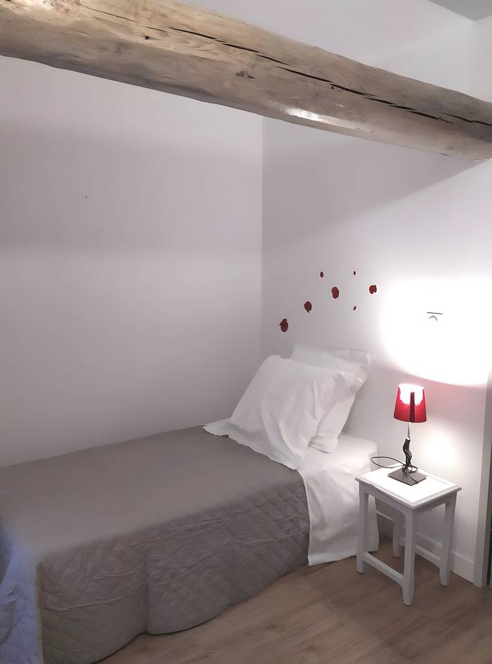 Gîte pour 4 personnes, avec jardin dans Porta - 3