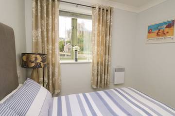Holiday Home for 4 People in Pembroke, Pembrokeshire, Photo 4