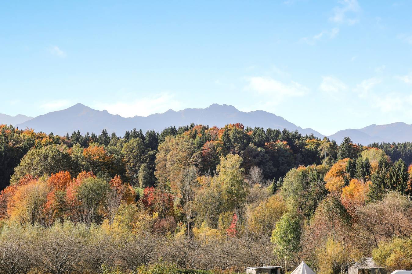 Ganze Wohnung, Ferienwohnung „Parzinger“ nahe Chiemsee mit Bergblick & Balkon in Chieming, Chiemsee
