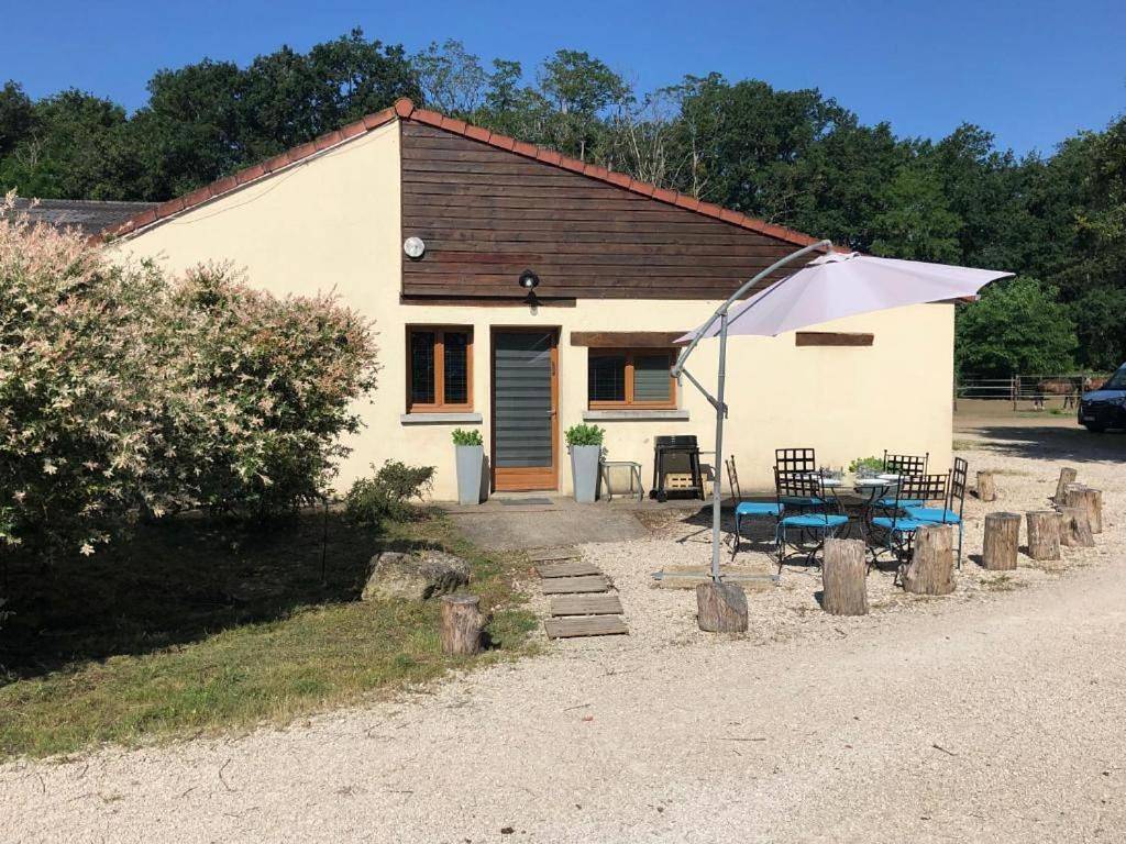 Two-Bedroom House in Vineuil, Région de Blois