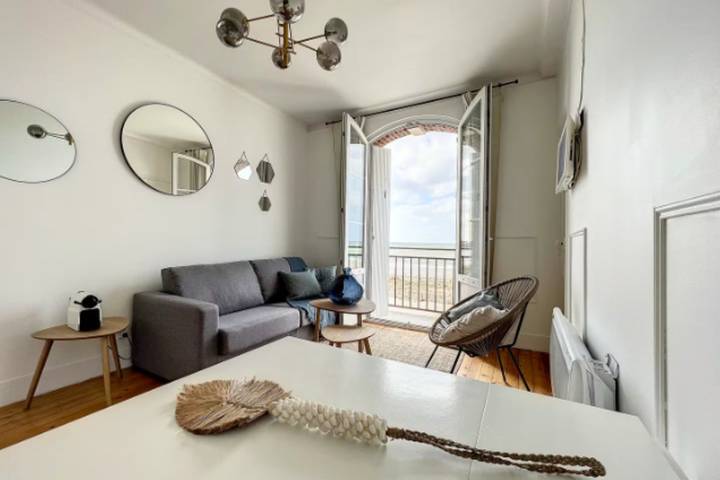 Location de vacances pour 5 personnes, avec balcon, adapté aux familles à Houlgate