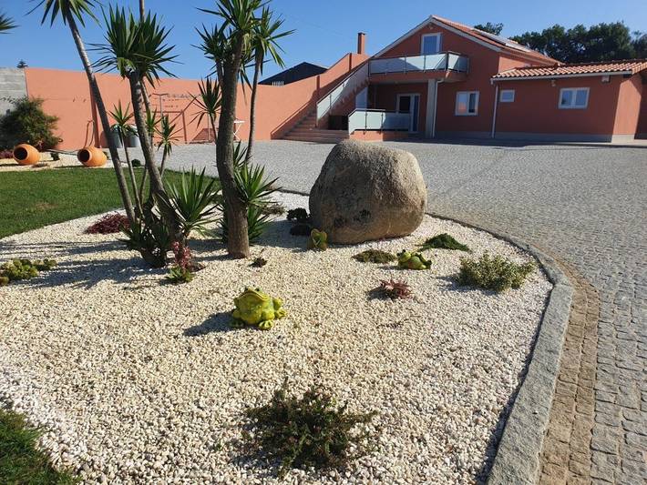Location de vacances pour 9 personnes, avec Balcon et Terrasse ainsi que Jardin et Vue dans Aguçadoura