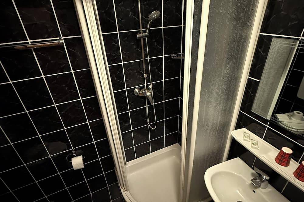 1 room 59€ (double bed 2person) in Linz - Wels