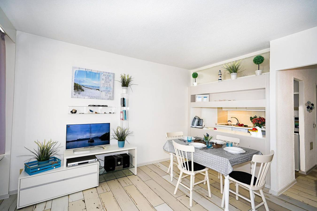 Ganze Wohnung, Apartment Strandmarie - Ferienapartment am Strand mit Blick aufs Wasser. in Sierksdorf, Ostholstein