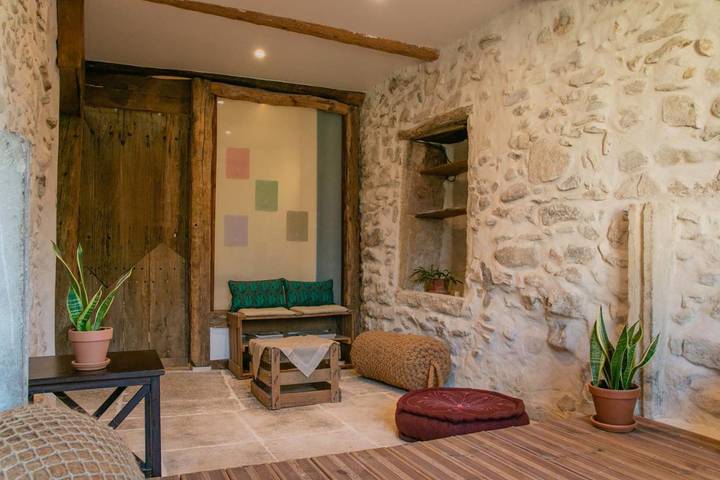 Location de vacances pour 6 personnes, avec vue et jardin à Saint-Pantaléon-les-Vignes - 4