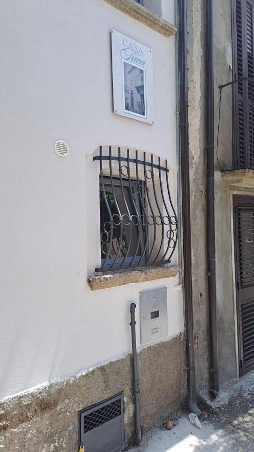 Location de vacances pour 2 personnes, avec piscine ainsi que jardin et vue, animaux acceptés à Serra San Bruno - 3