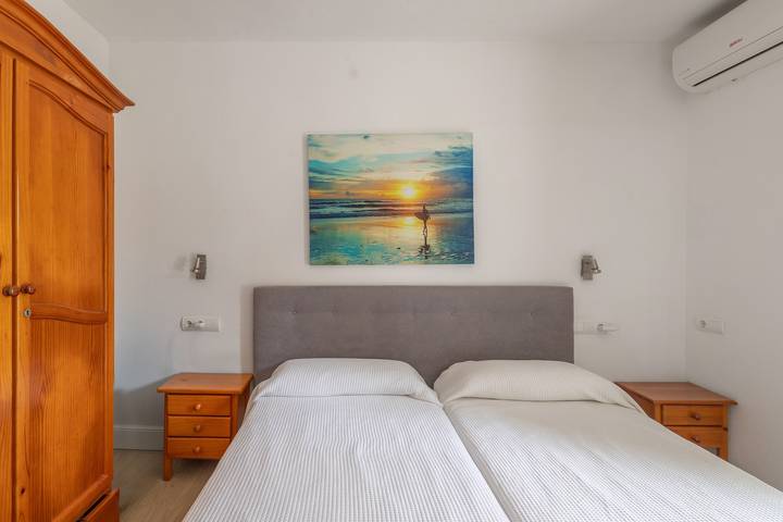 Room 'Doble - 2' with Mountain View, Wi-Fi and Air Conditioning in Platja es Figueral, Santa Eulària des Riu