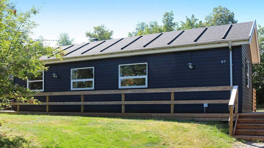 Ferieudlejning for 5 personer, med jacuzzi og terrasse i Helberskov