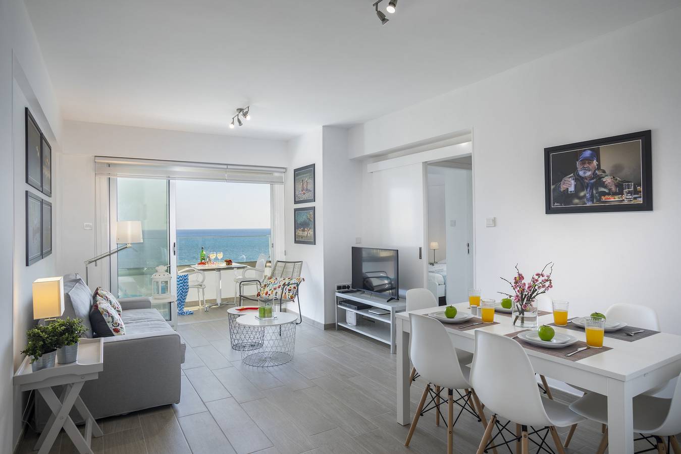 Entire apartment, Mackenzie Zoe Seafront Suite in Mackenzie Beach, Larnaca District