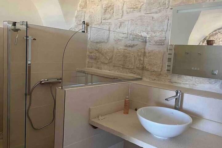 Gîte pour 2 personnes, avec jardin à Vézénobres - 3