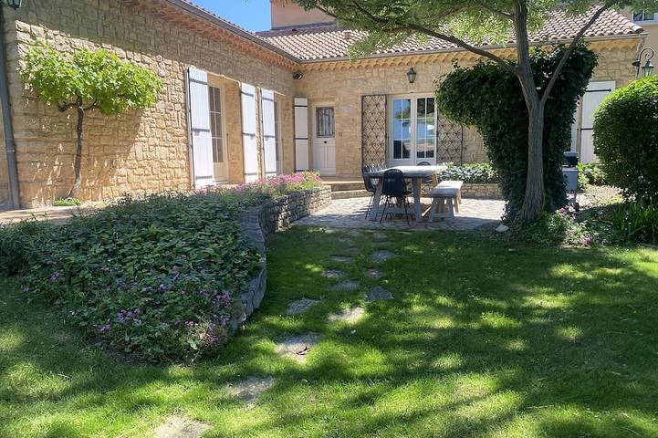 Ferienhaus für 8 Personen, mit Garten