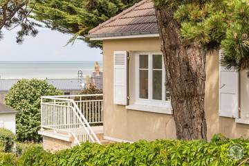 Gîte pour 4 personnes, avec jardin et terrasse à Saint-Pair-sur-Mer