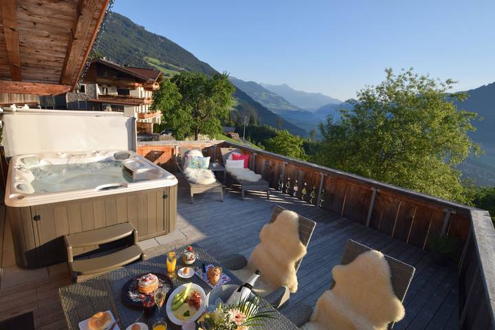 Bauernhof für 7 Personen, mit Garten und Whirlpool sowie Sauna und Terrasse in Kaltenbach