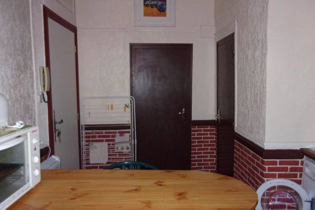 Appartement entier, Studio with Garden View in Vals-les-Bains, Parc naturel régional des Monts d'Ardèche