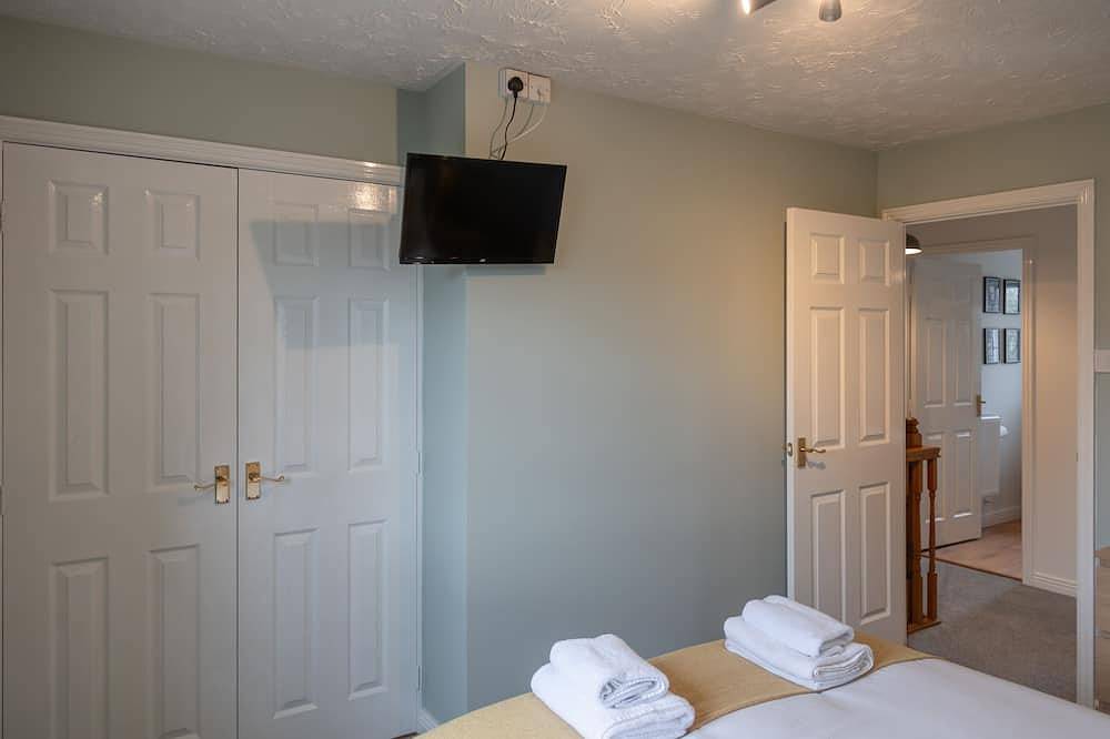 Hereford – Woodpecker House: Modern 3-Bed Near Rotherwas, Sleeps 6 in Hereford, Herefordshire