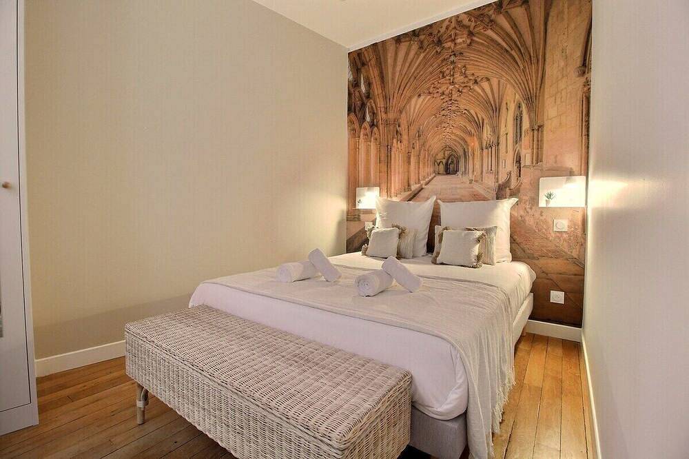 Entire apartment, Le Refuge des Bourbons in Bourges, Bourges region