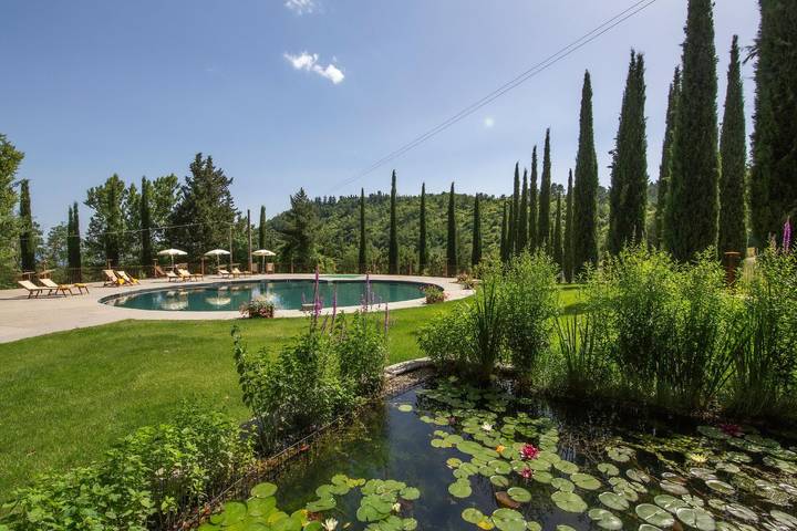 Casa vacanza per 14 persone, con vista lago e balcone nonché giardino in Provincia di Arezzo