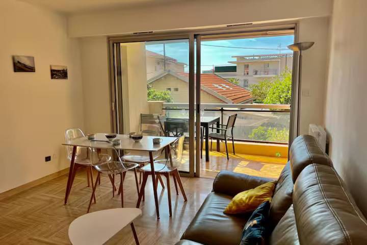 Ferienwohnung für 4 Personen, mit Balkon, kinderfreundlich in Cagnes-sur-Mer