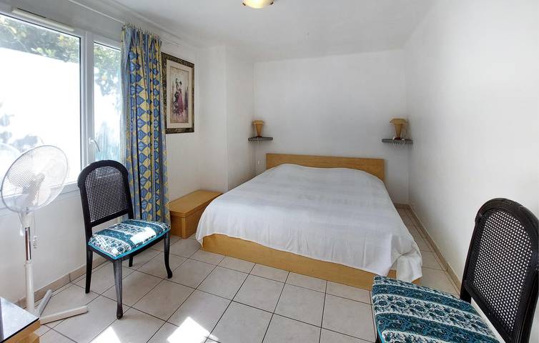 Appartement de vacances entier, Appartement confortable avec climatisation et parking, à 400 m de la plage de Bonnegrâce in Sanary-sur-Mer, Côte méditerranéenne (France)