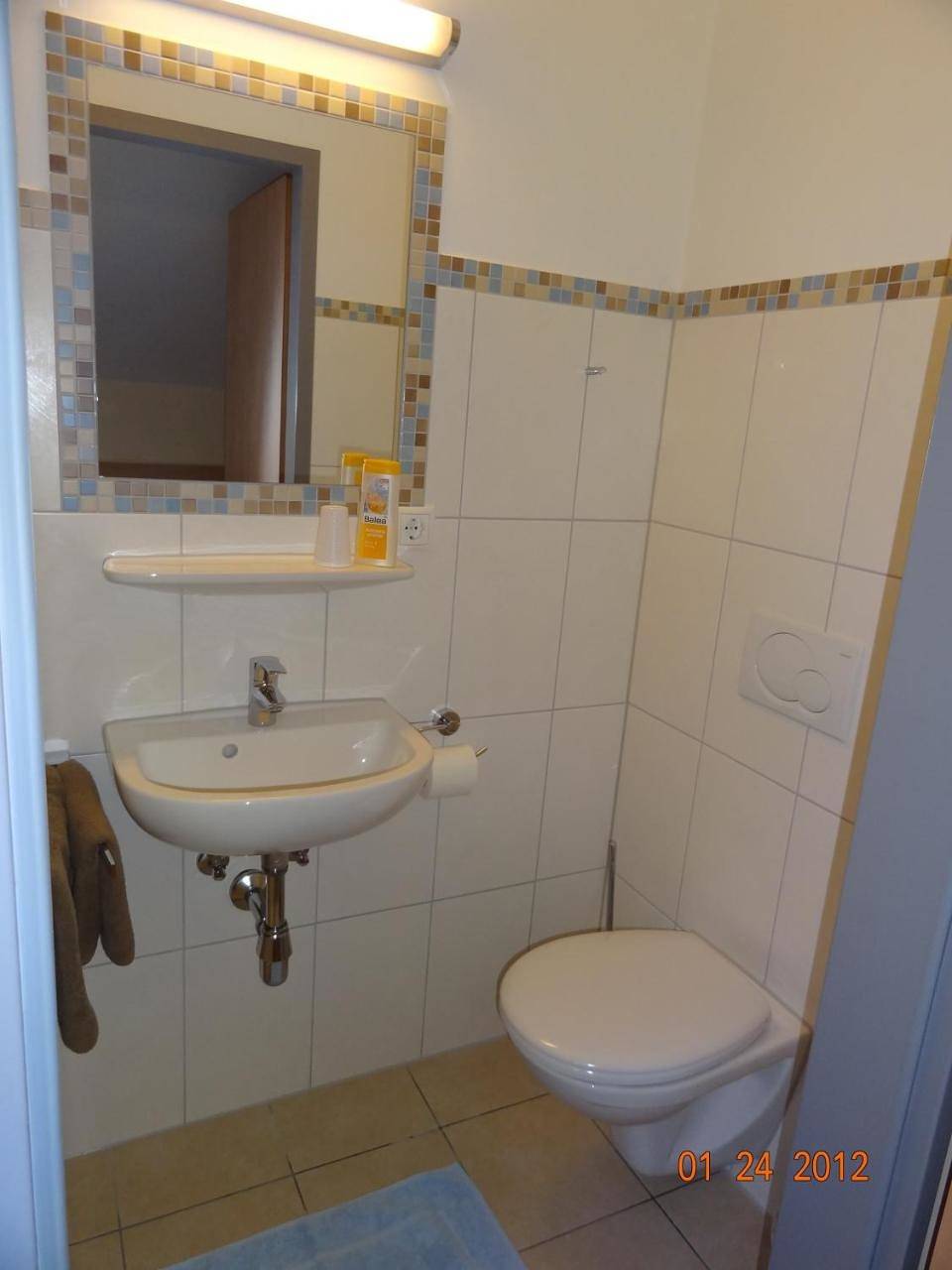 Single Room with Bathroom in Eggenfelden, Ostbayern