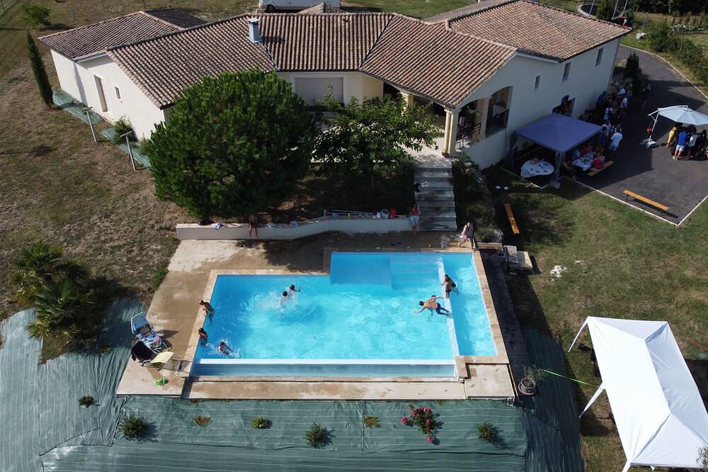 Maison de vacances 6/8 personnes aux portes du Périgord noir in La Douze, Périgord Blanc