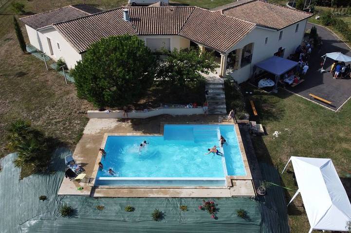 Location de vacances pour 8 personnes à La Douze
