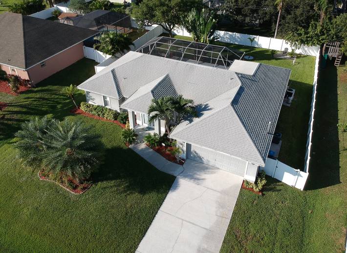 Vacation home for 5 people, with yard and pool in Cape Coral