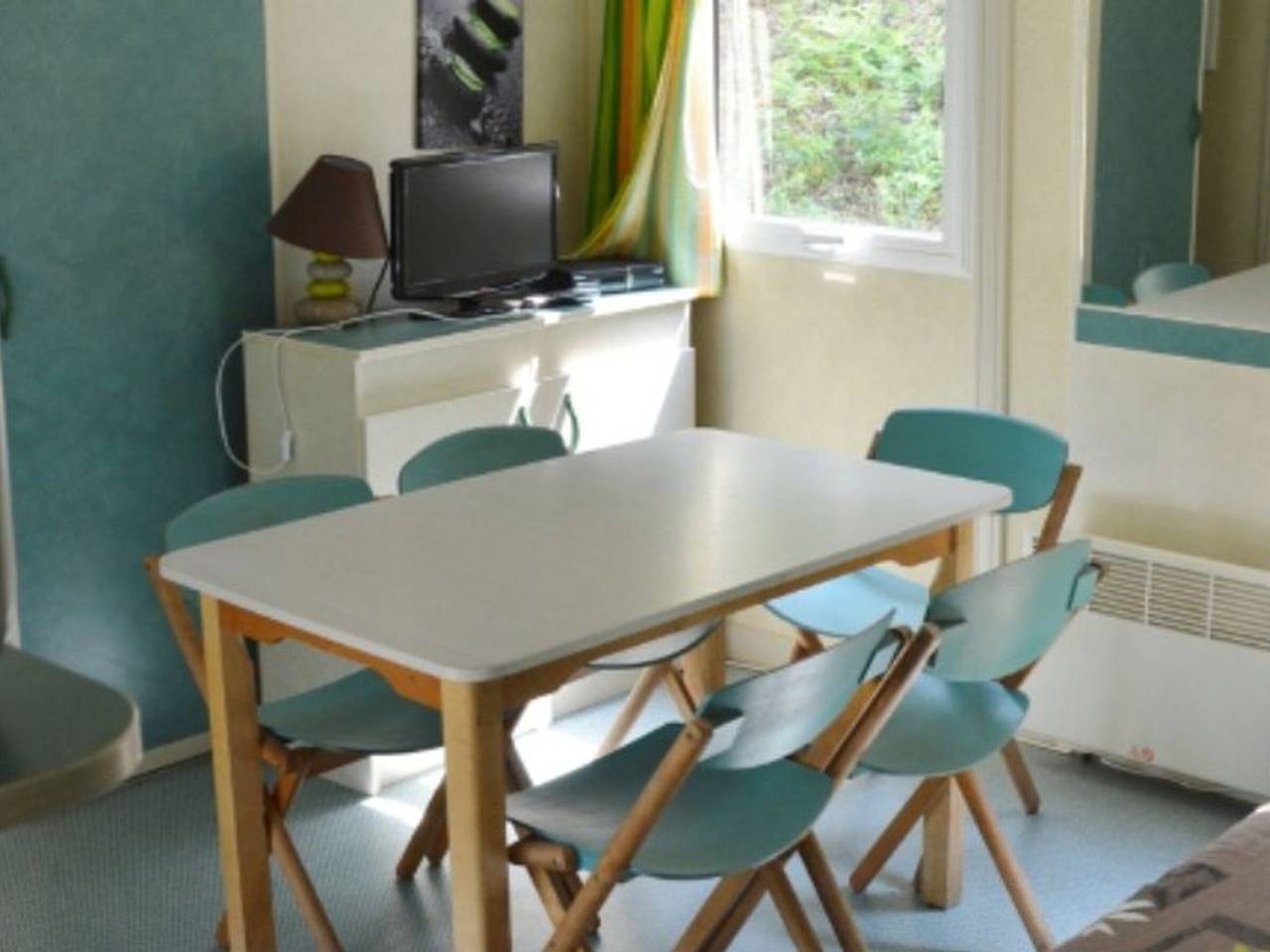 Chalet 6 pers avec Terrasse et Barbecue in Monceaux-sur-Dordogne, Région de Tulle