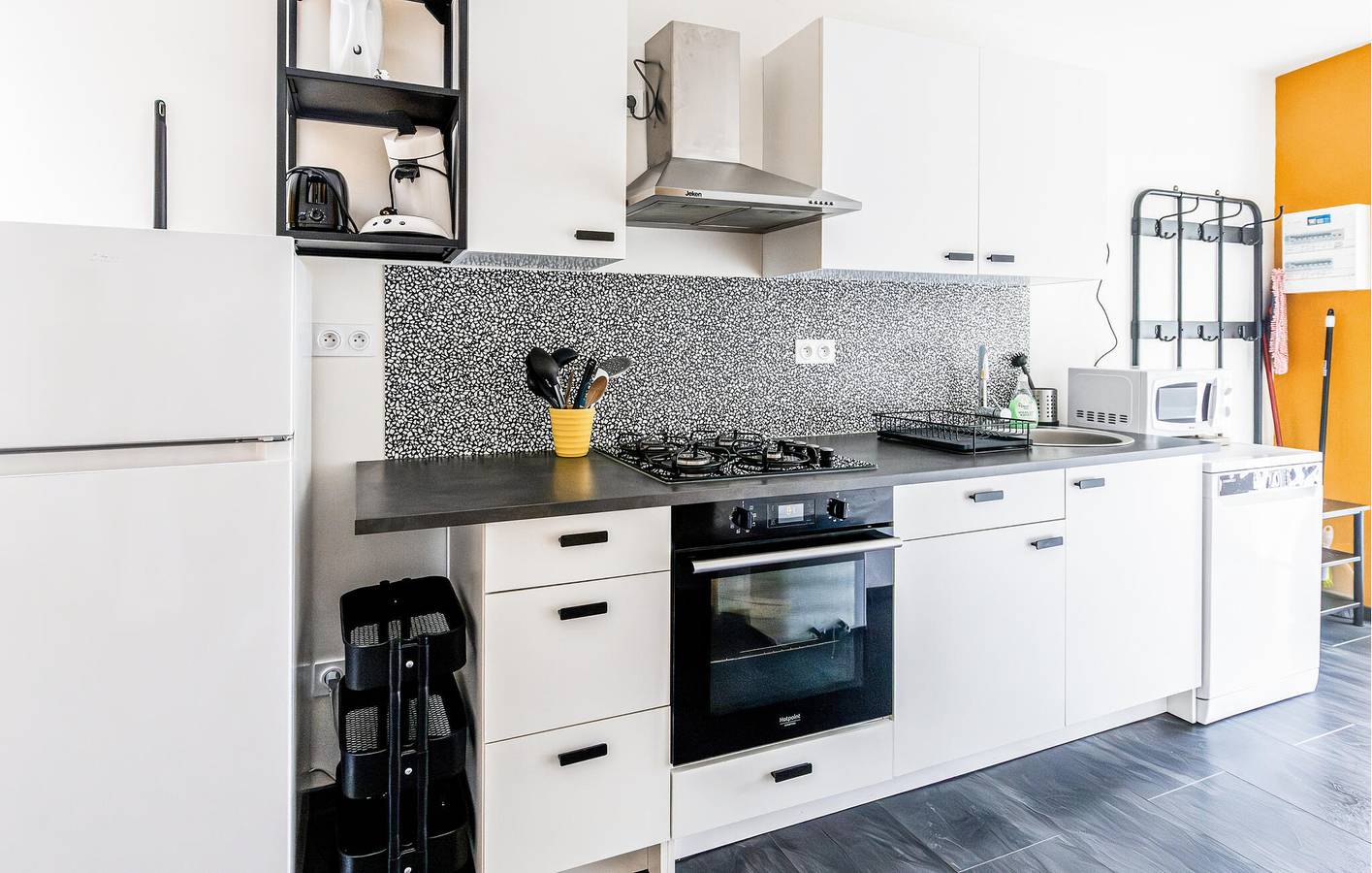 Appartement confortable avec jardin, Wi-Fi et parking près de la rivière in Bouzonville, Boulay-Moselle