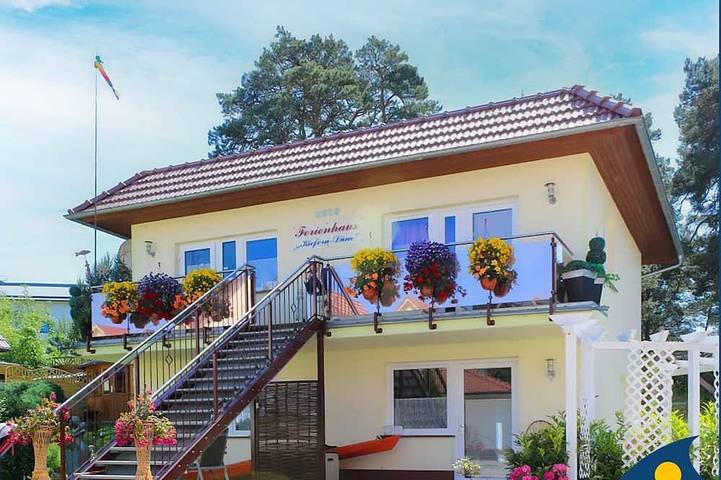 Bungalow für 2 Personen, mit Balkon und Garten