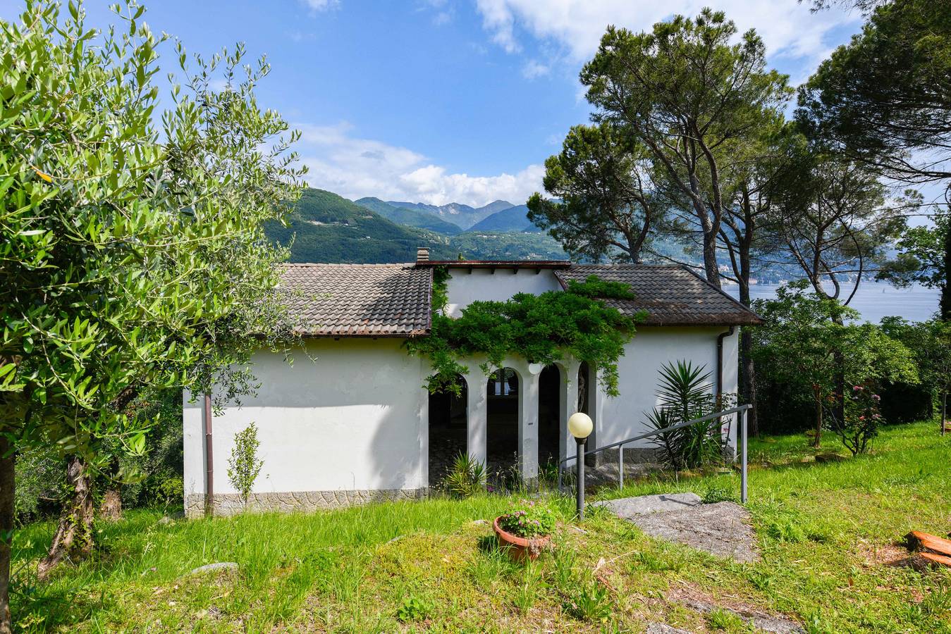 Villa Elvira wonderful view in San Felice del Benaco, Prealpi Gardesane
