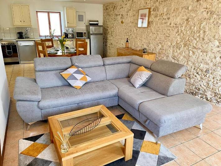 Location de vacances pour 6 personnes, avec jardin et piscine, animaux acceptés à Brux - 4